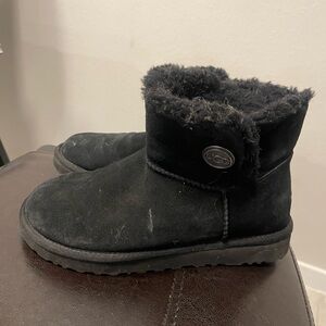 UGG mini Bailey snap button boots US 8